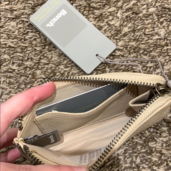 Bench cream colored wallet. - Picture 2 of 2